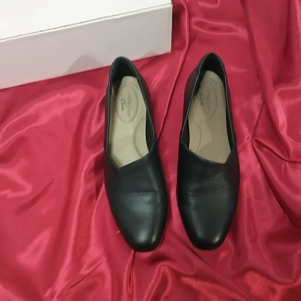 Clarks Women's Juliet Lora Loafer Size 7M Flat Slip On Shoe Black Leather